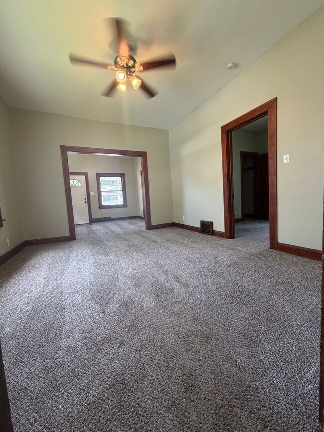 Building Photo - Hurley2205