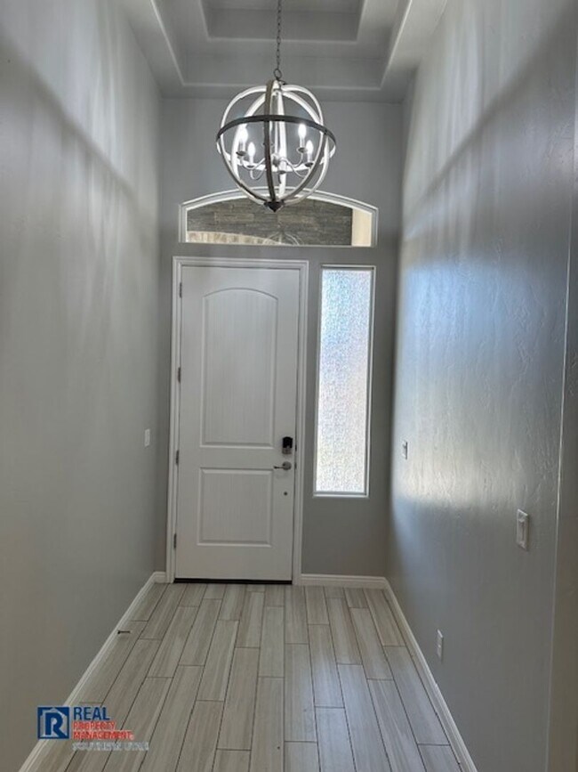 Foto del edificio - 4 Bedroom in near Crimson Cliffs