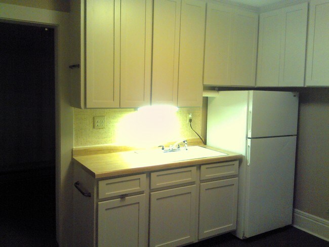 Kitchen - 505 5th Ave S