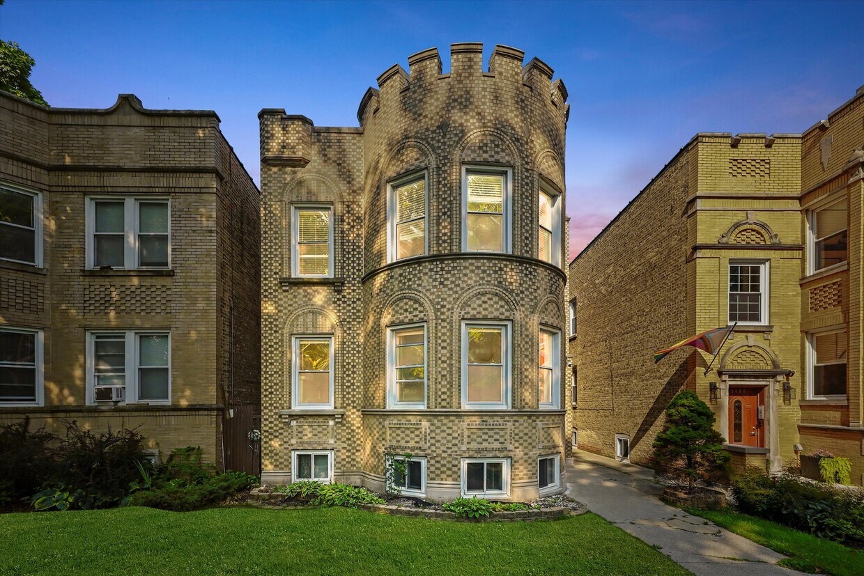 Foto principal - 5804 N Artesian Ave