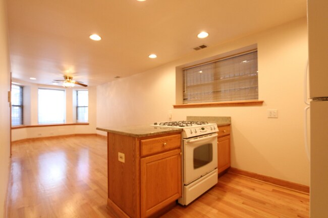 Building Photo - 1353 W Taylor St