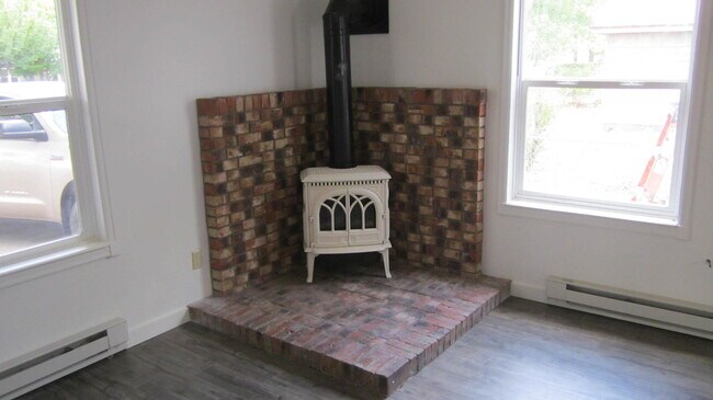 Foto del edificio - Newly Remodeled 3 Bedroom, 2 Bath Home on Montezuma Avenue