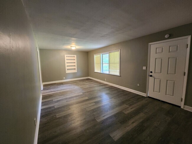 Foto del edificio - 3 Bedroom 2 Bath in East Columbus
