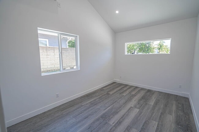 Foto del edificio - ADU 2 Bedroom for Rent in Sylmar!