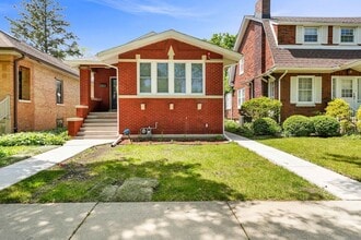 Building Photo - 1115 N Taylor Ave