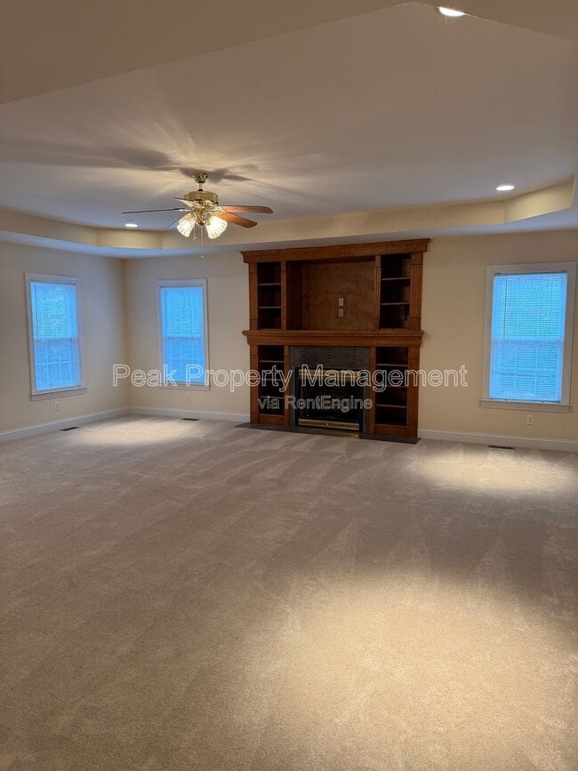 Building Photo - 14116 Spruce Ave