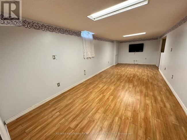 Photo du bâtiment - 44 Loradeen Crescent