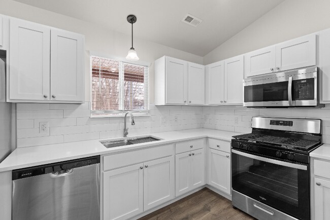 Foto del edificio - 818 Burr St