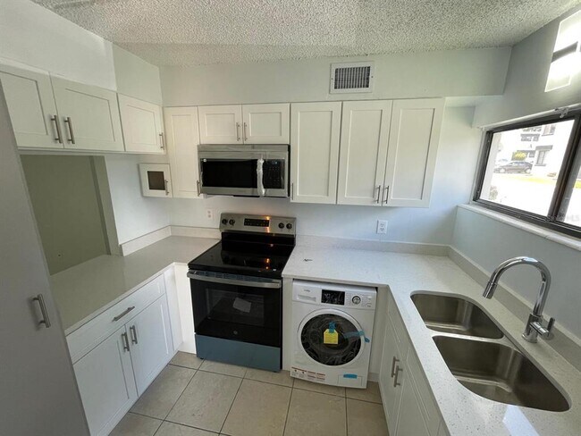 Foto del edificio - 1108 Bartow Rd