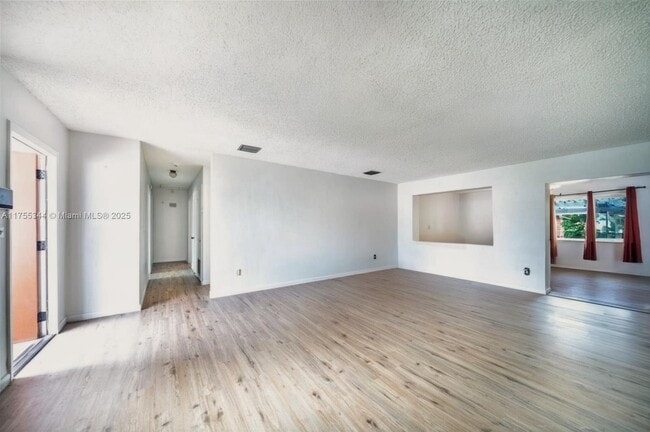 Building Photo - 1220 NW 190th St