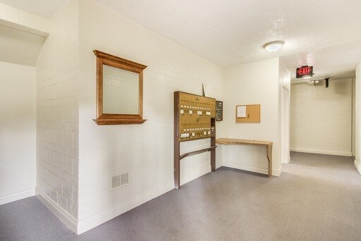 Foto del edificio - Parchment Manor (Brickstone River View Management LLC)