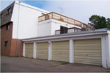 Building Photo - Whitehouse Apartments