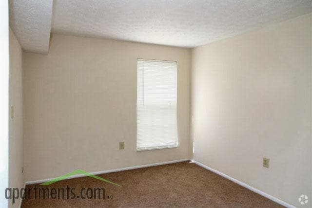 Interior Photo - Tall Oaks