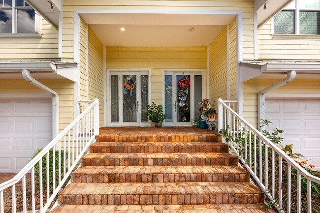 Building Photo - 3569 SW Sawgrass Villas Dr