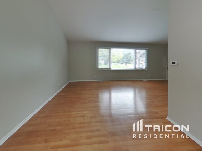 Foto del edificio - 1401 Oak Hill Ct