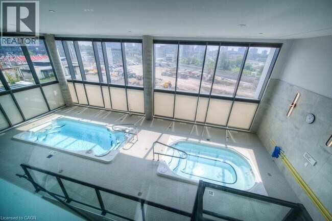 Photo du bâtiment - 15 Wellington St S