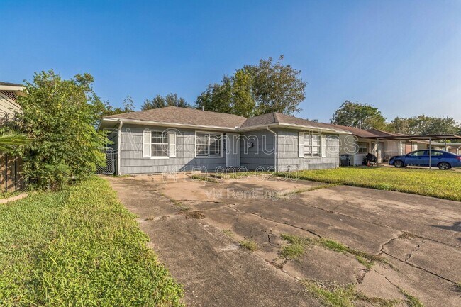 Foto del edificio - 6419 Belarbor St