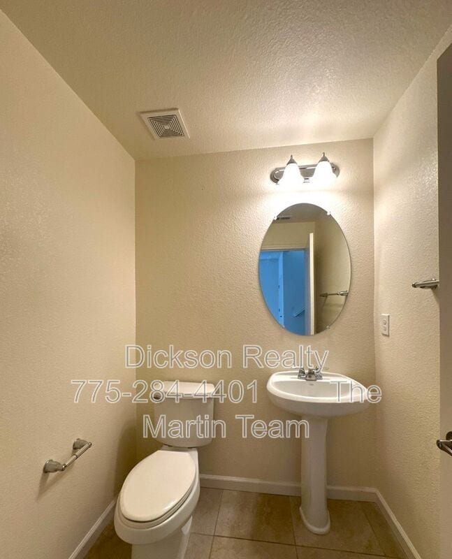 Building Photo - 7115 Diversey Dr