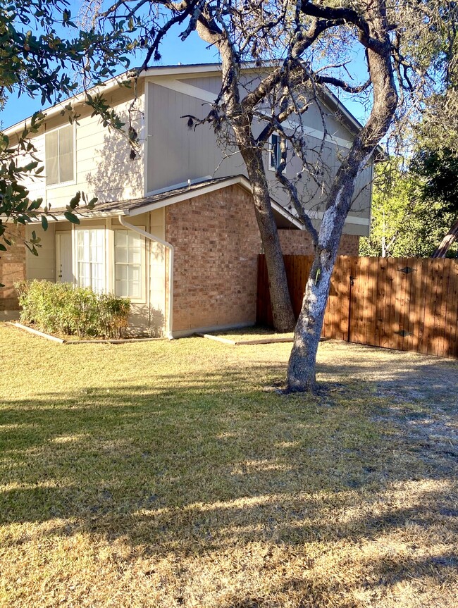 Building Photo - 8000 Tuscarora Trl