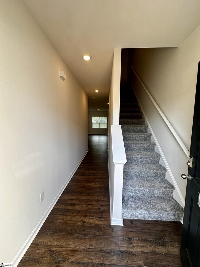 Building Photo - 113 Sunriff CT