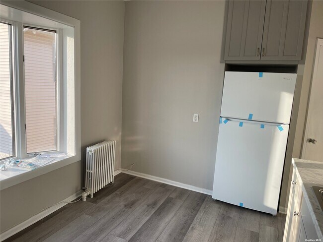 Building Photo - 1012 Oakwood Ave