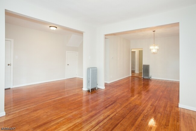 Building Photo - 147 Claremont Ave