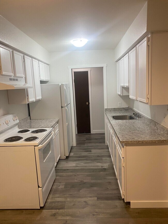 Photo du bâtiment - 1830 17th Ave