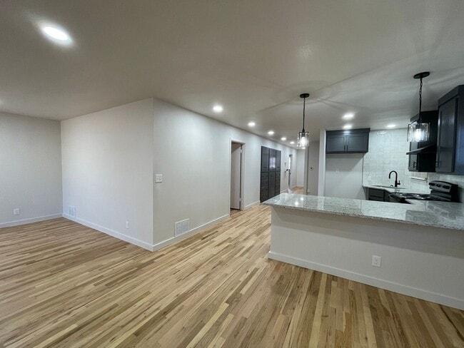 Foto del edificio - Modern Comfort Meets Texas Charm in this 3-bedroom, 2-bath single-family Lamesa home!