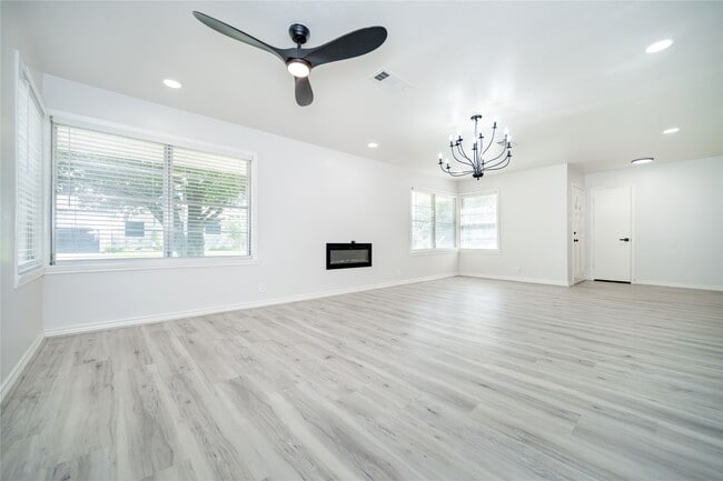 Building Photo - 5027 Darnell St