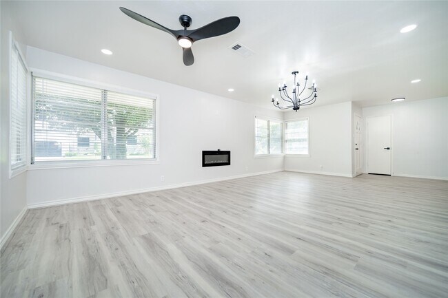 Foto del edificio - 5027 Darnell St