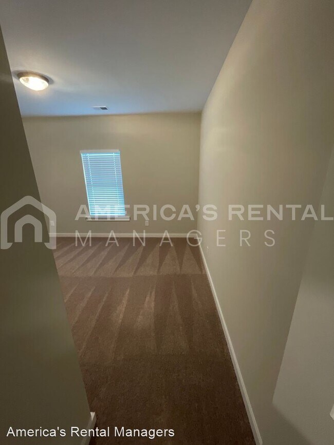 Foto del edificio - 4 br, 2 bath House - 128 Victor Drive