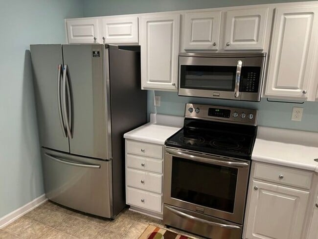 Building Photo - 2 Bedroom Townhome for Rent!