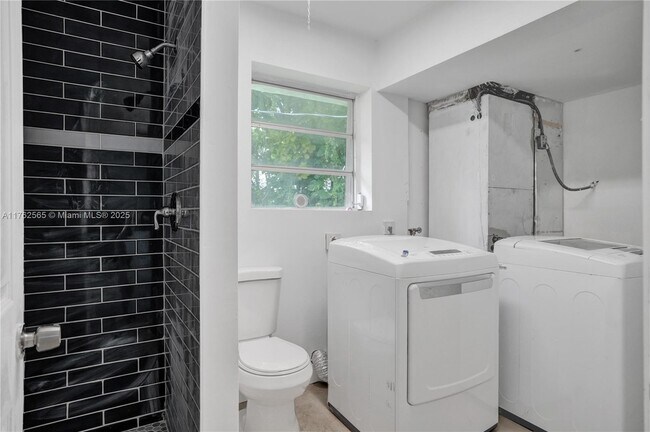 Foto del edificio - 12525 SW 104th St