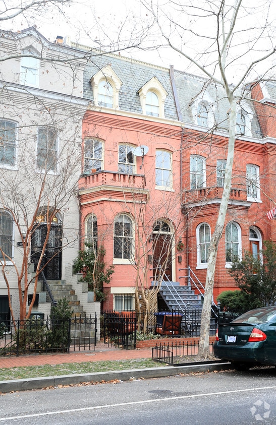 Building Photo - 1217 Q St Nw