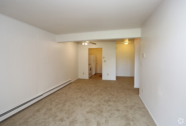 1BR, 1BA - Layton Grove