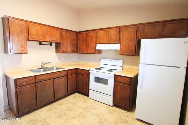 Building Photo - 4650 E Caballero St