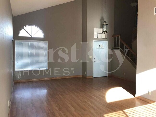 Foto del edificio - 419 Rutherford Cir