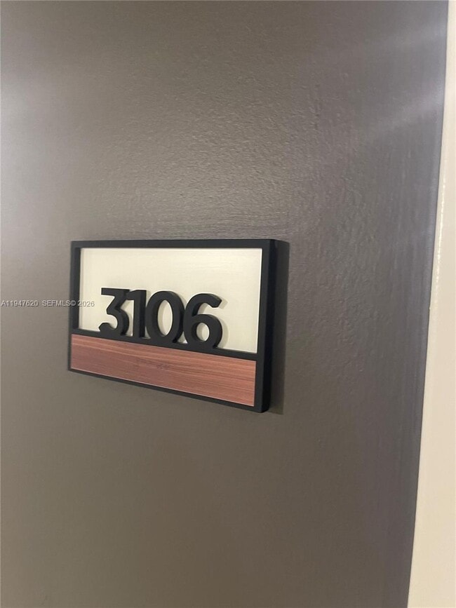 Foto del edificio - 225 N Miami Ave