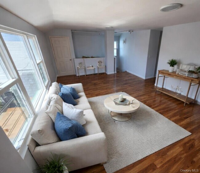 Foto del edificio - 72-18 Elizabeth Ave