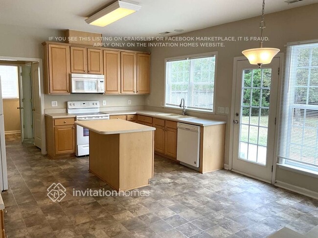 Building Photo - 5304 Granada Hills Dr
