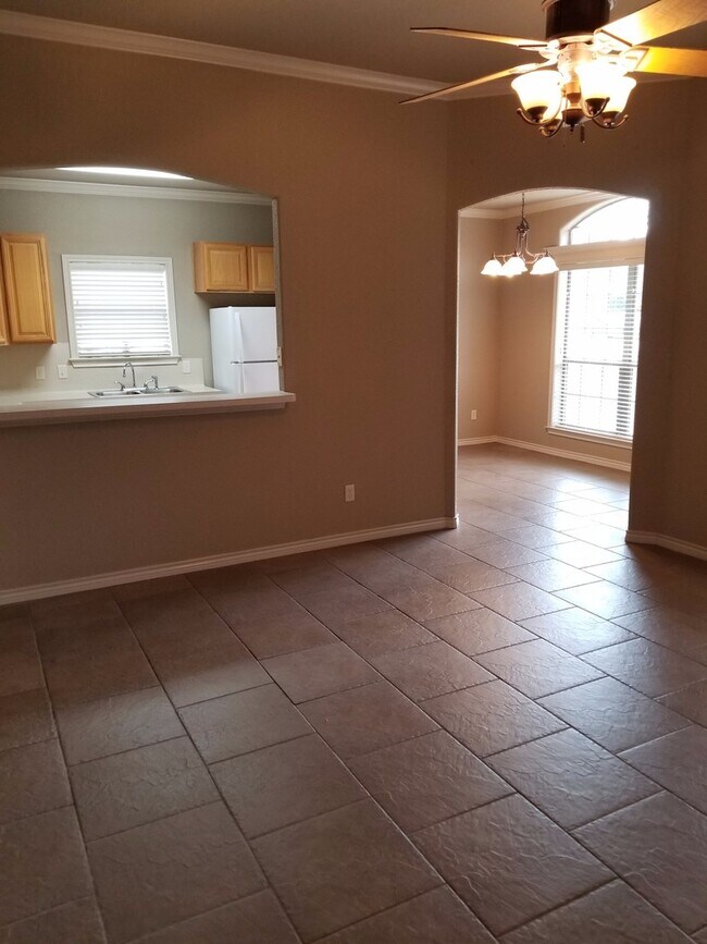 Foto del edificio - College Station - 3 Bedroom - 3 Bath - Duplex - Fenced Yard.