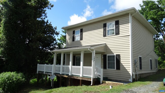 Building Photo - 103 Linden St
