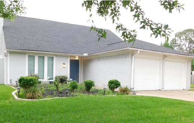 Building Photo - 15823 Brookford Dr