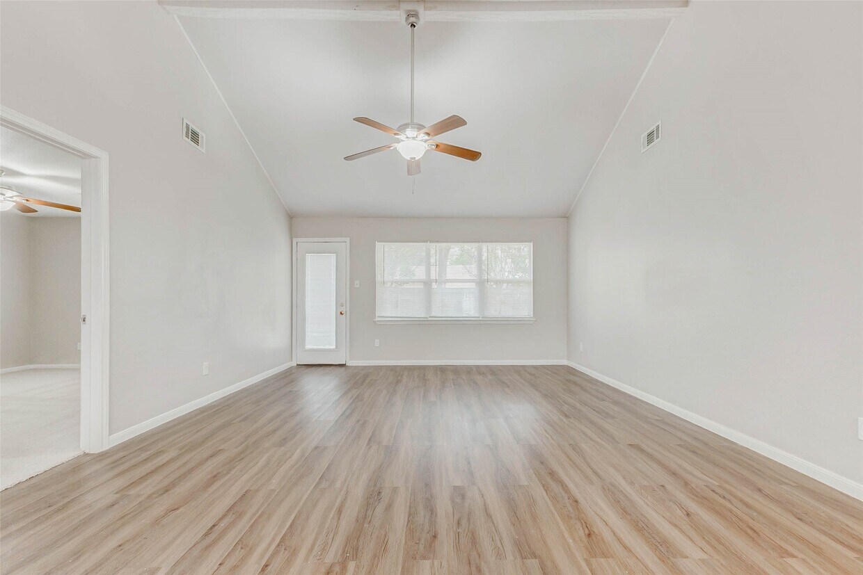 Primary Photo - 15531 Edenvale St