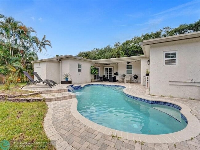 Building Photo - 4960 SW 89th Ave