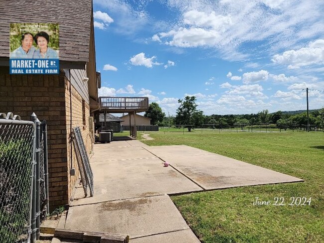 Foto del edificio - 69 Deerfield Rd