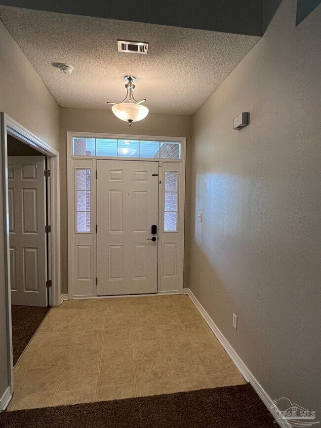 Foto del edificio - 10440 Millbrook Dr
