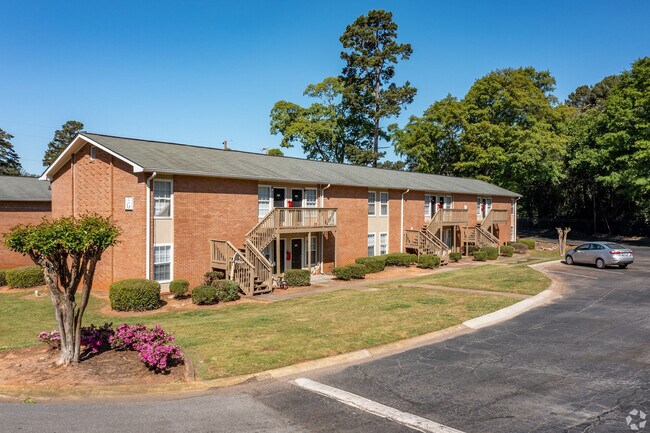 Building Photo - University Oaks