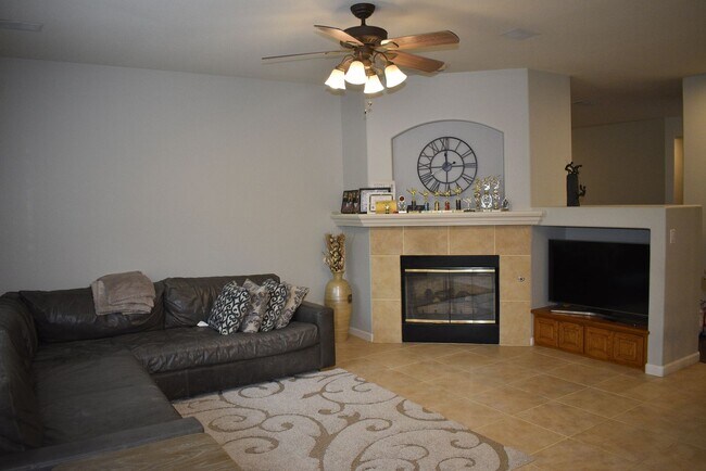 Building Photo - 960 Glennfinnan Way