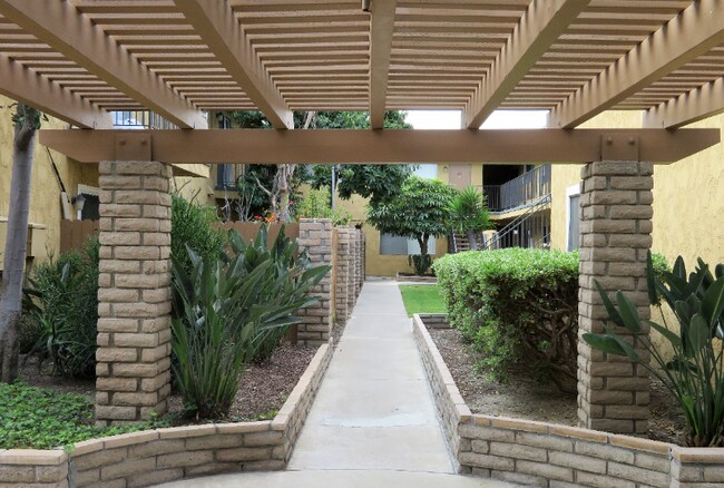 Foto del edificio - 13161 Yockey St